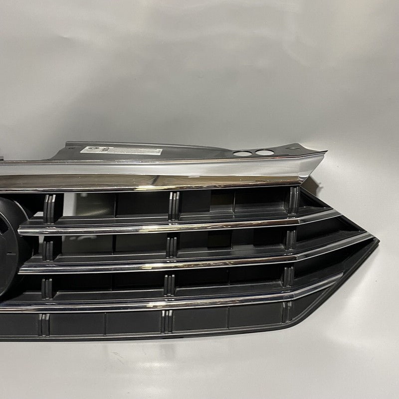 17A853653E VOLKSWAGEN JETTA GRILLE UPPER 17A853653E 2019 2020 OEM