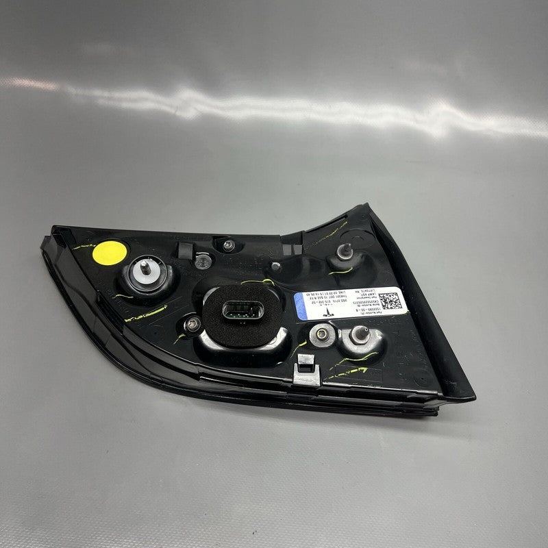 1502089-00-B TESLA MODEL Y TAIL LIGHT TRUNK RIGHT PASSENGER 2020 2021 2022 2023 2024 OEM