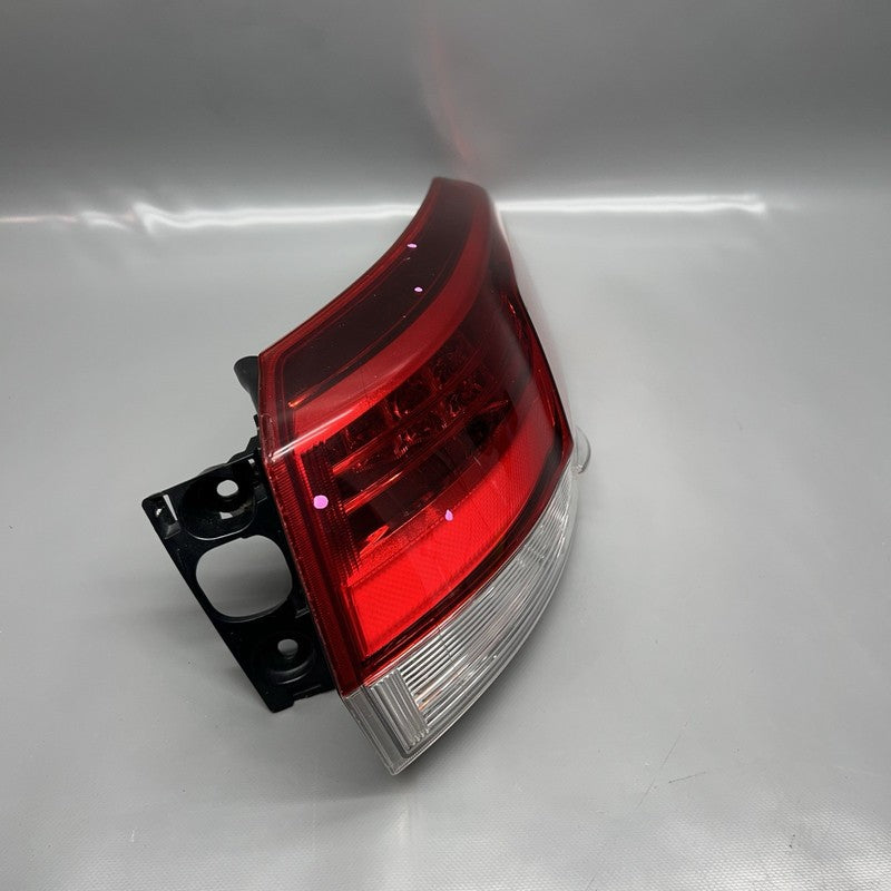 TOYOTA HIGHLANDER TAIL LIGHT RIGHT PASSENGER 2017 2018 2019 OEM