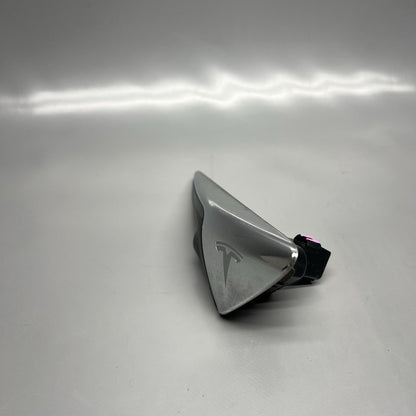 1125107-00-B TESLA MODEL 3 FENDER CAMERA MARKER RIGHT 2017 2018 2019 2020 2021 1125107-00-B
