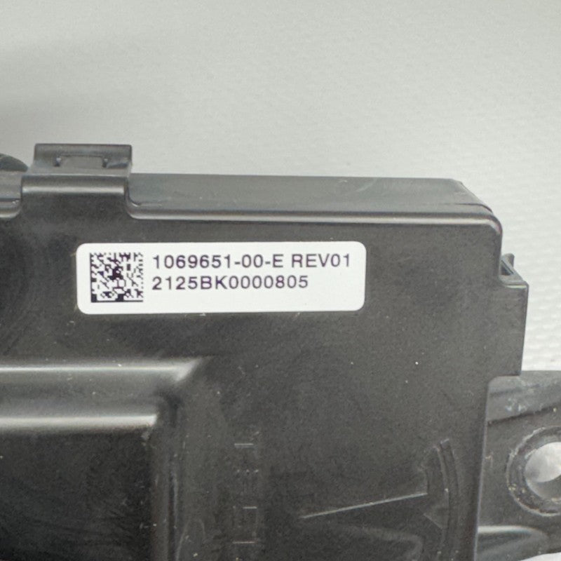 1069651-00-E TESLA MODEL S DOOR HANDLE CONTROL UNIT FRONT 2016 2017 2018 OEM 1069651-00-E