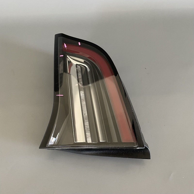 TESLA MODEL 3 INNER TAIL LIGHT RIGHT SIDE 1077402-00-E 2017 2018 2019 