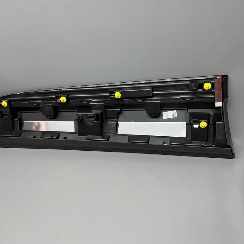 4KE853960 AUDI E-TRON DOOR MOLDING RIGHT FRONT 2019 2020 2021 2022 2023 OEM 4KE853960