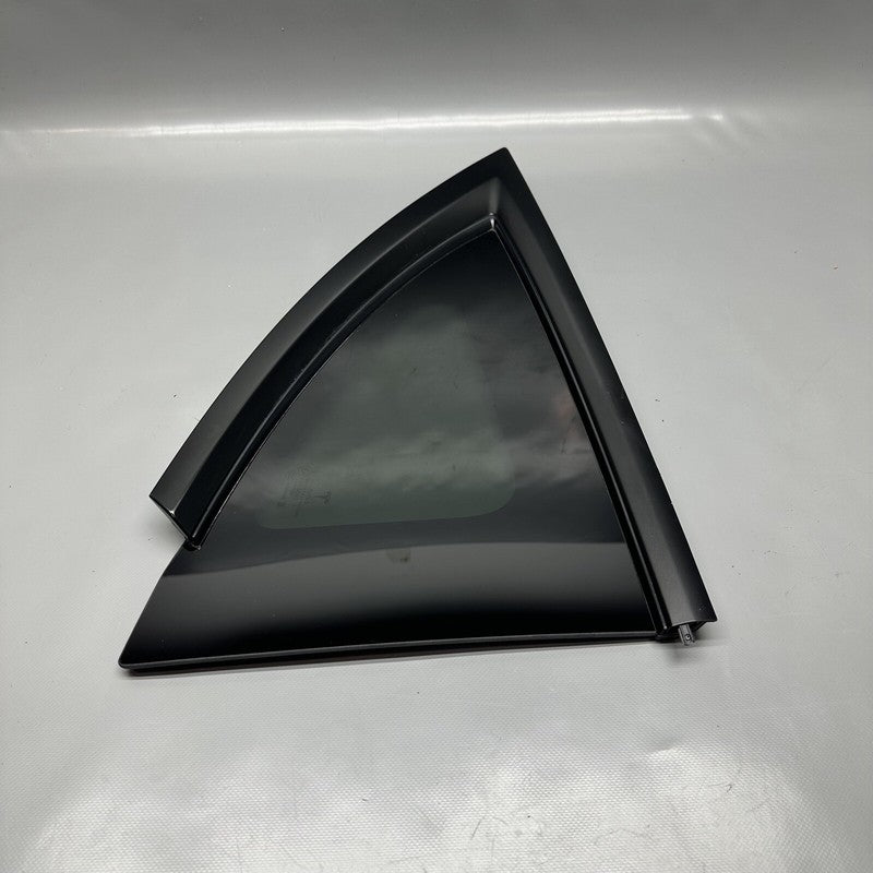 1495741-99-H TESLA MODEL Y QUARTER GLASS RIGHT REAR 2020 2021 2022 2023 OEM 1495741-99-H