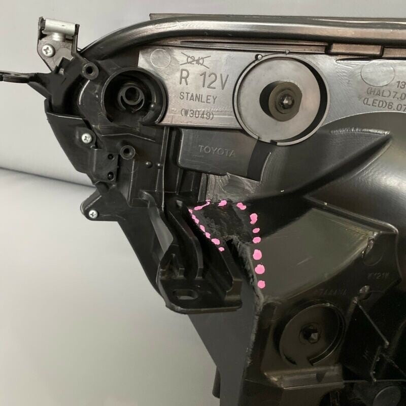 RAV 4 TOYOTA RAV4 HEADLIGHT RIGHT PASSENGER 2016 2017 2018 HALOGEN OEM 