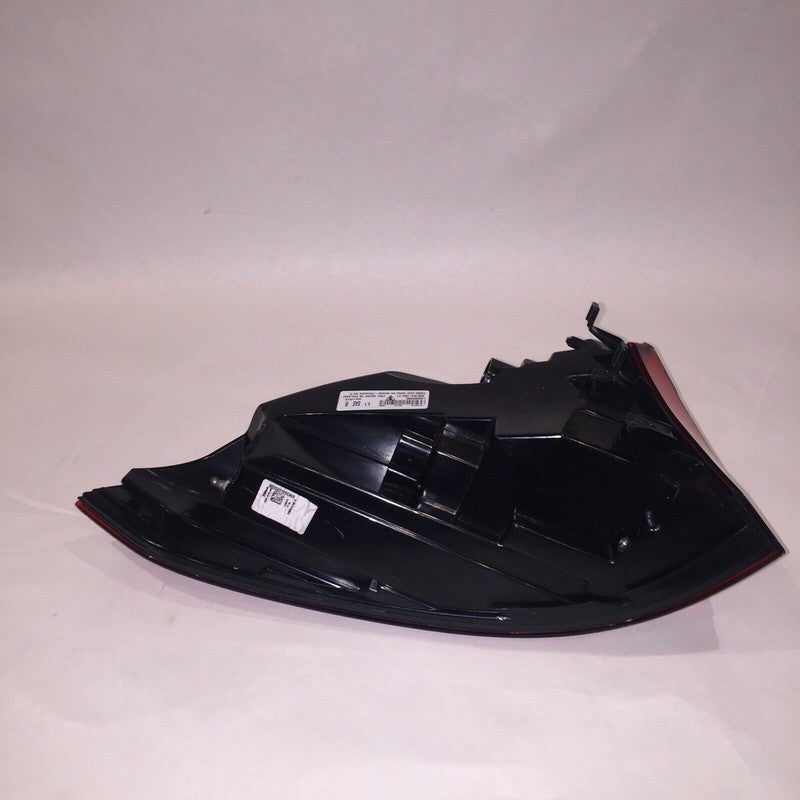 95863106221 PORSCHE CAYENNE S TAIL LIGHT RIGHT PASSENGER SIDE 2015 2016 2017 LED OEM