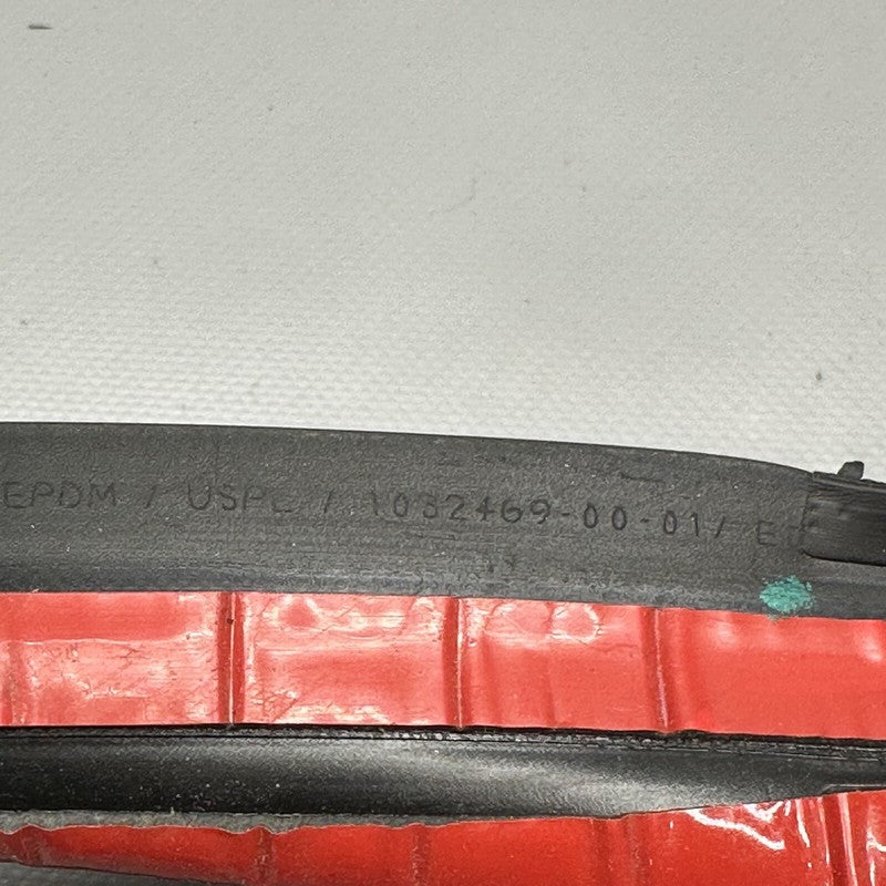 1032469-00-E TESLA MODEL X PRIMARY DOOR SEAL LEFT REAR 2016 17 18 19 2020 OEM 1032469-00-E