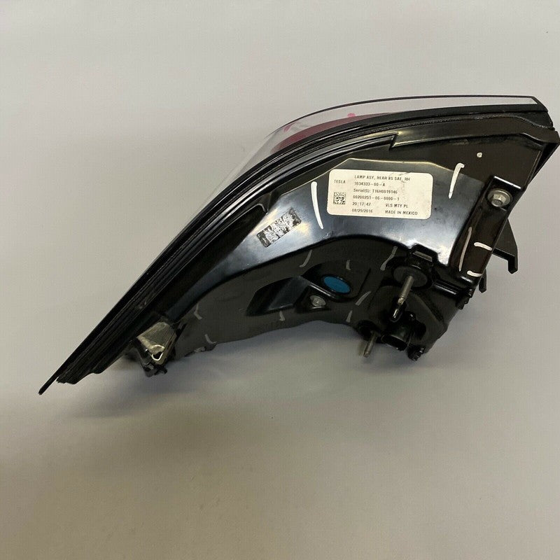 TESLA MODEL X TAIL LIGHT RIGHT PASSENGER 2016 2017 2018 LED OEM