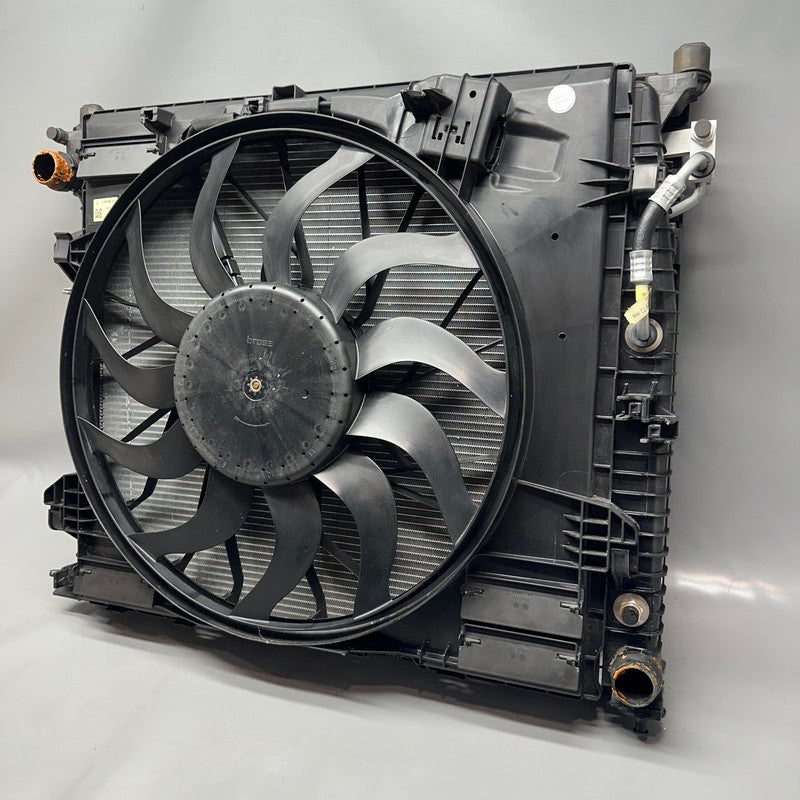 A0999064000 MERCEDES BENZ GL450 GL550 COOLING RADIATOR 2013-2015 2016 2017 2018 2019 OEM