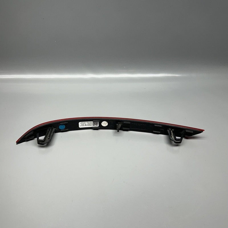 31468557 VOLVO XC90 BUMPER REFLECTOR RIGHT REAR 2016 2017 2018 2019 2020 OEM 31468557
