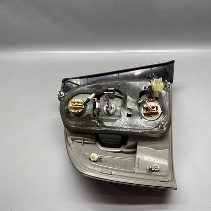 SUBARU OUTBACK LEGACY TAIL LIGHT RIGHT PASSENGER 2006 2007 OEM