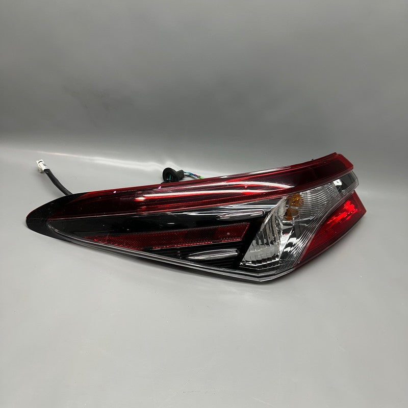 TOYOTA CAMRY TAIL LIGHT LEFT DRIVER 2021 2022 2023 HALOGEN OEM