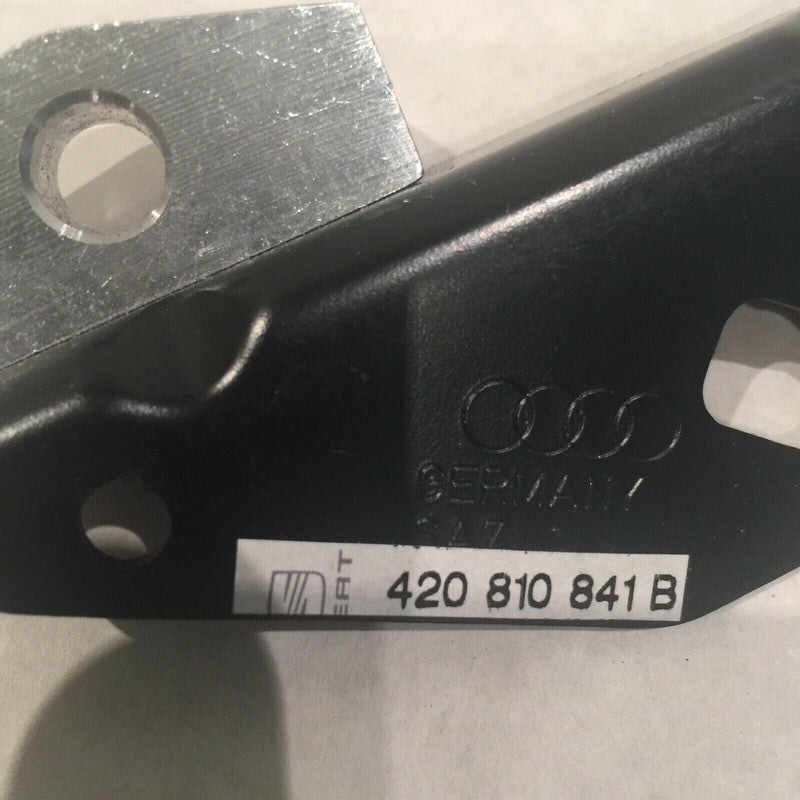 420810841B AUDI R8 LEFT EXTERIOR MOUNT BRACKET 2008 2009 2010 2011 2012 OEM