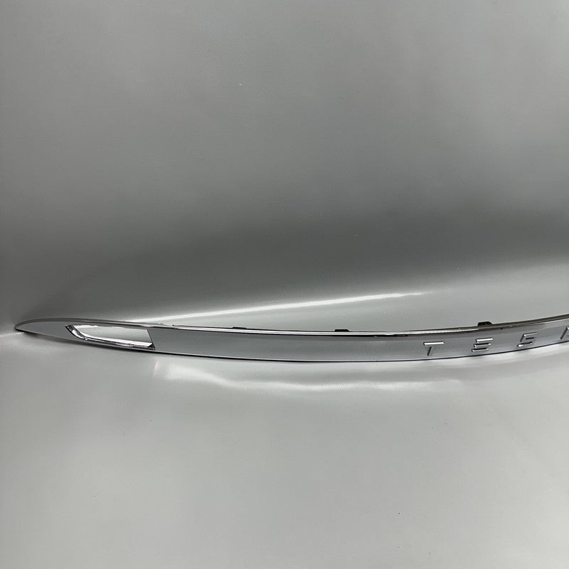 1025776-00-A TESLA MODEL S LIFTGATE CHROME TRIM MOLDING 2012 2013 2014 2015 OEM 1025776-00-A