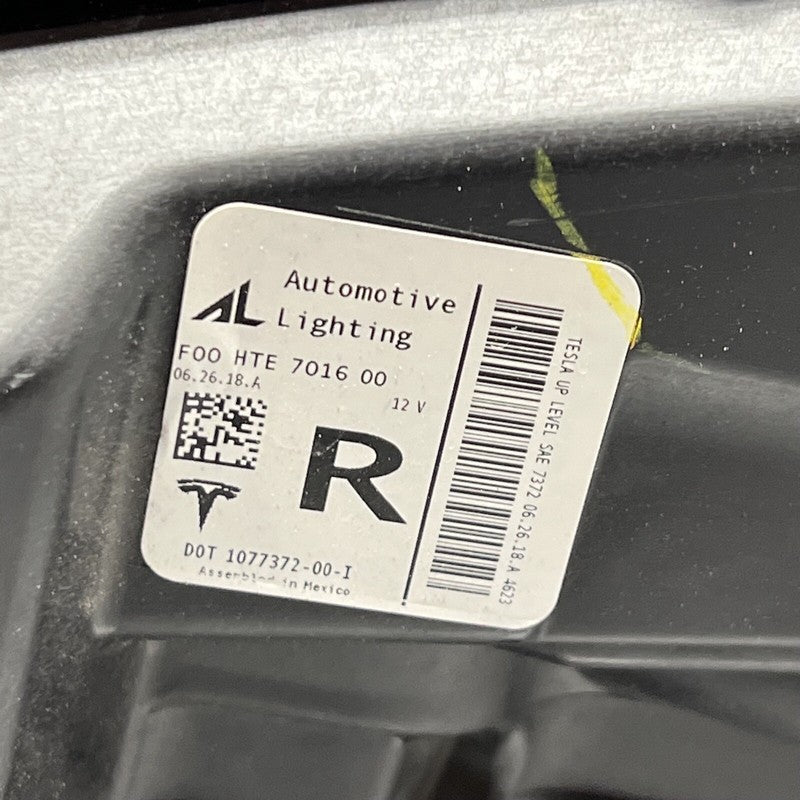 1077372-00-i TESLA MODEL 3 HEADLIGHT RIGHT PASSENGER 2017 2018 2019 2020 LED OEM 1077372-00-i