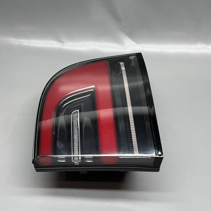 1034333-00-A TESLA MODEL X TAIL LIGHT RIGHT PASSENGER 2016 17 18 19 2020 LED OEM 1034333-00-A