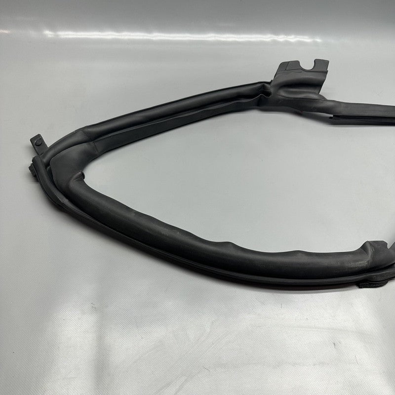 6009586-00-I TESLA MODEL S DOOR BODY SEAL RIGHT REAR 2012-2020 OEM 6009586-00-I