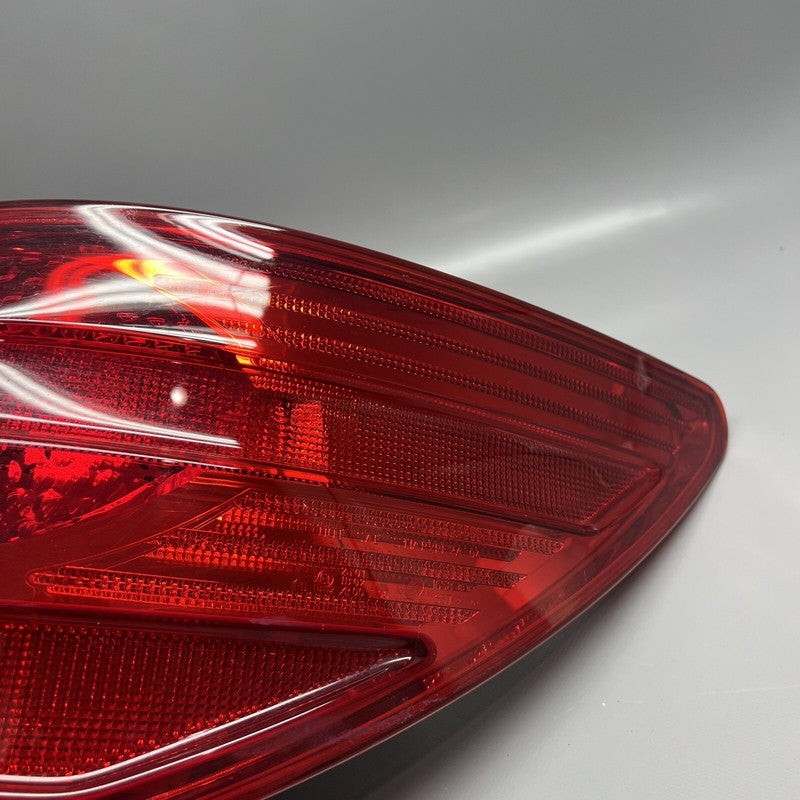 A2518200464 MERCEDES BENZ R500 TAIL LIGHT RIGHT PASSENGER 2006 2007 2008 2009 A2518200464