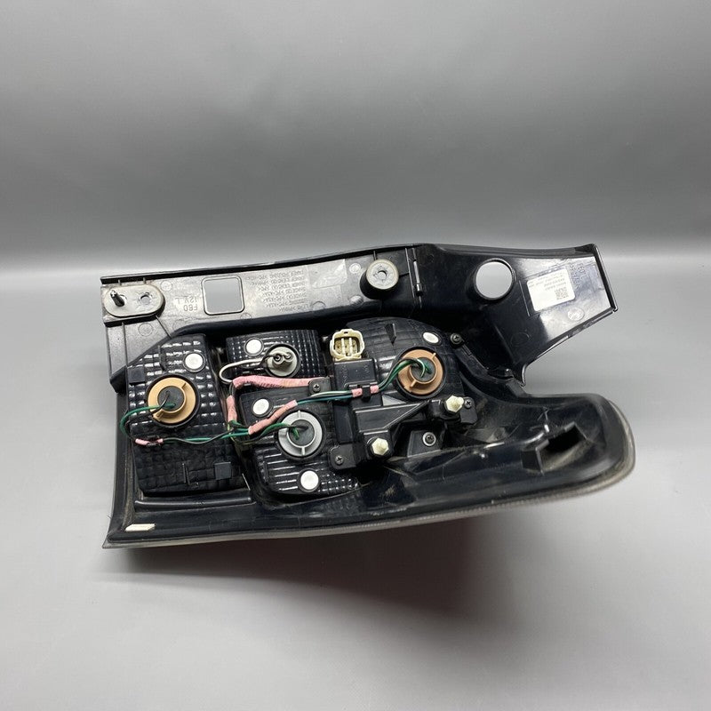 84201-SG051 SUBARU FORESTER TAIL LIGHT LEFT DRIVER 84201-SG051 2014 2015 2016 OEM