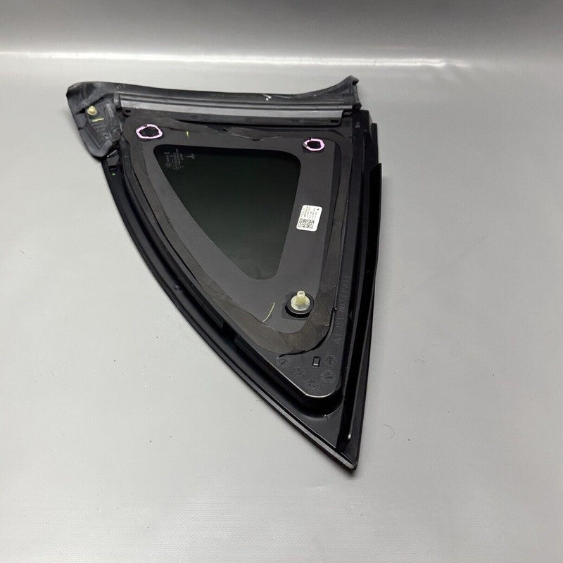 1495741-00-E TESLA MODEL Y QUARTER GLASS RIGHT REAR 2020 2021 2022 2023 OEM 1495741-00-E