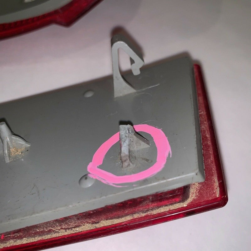 A1648201174KZ MERCEDES BENZ GL300 GL320 REAR BUMPER LEFT & RIGHT REFLECTOR 2007 2008 2009 OEM