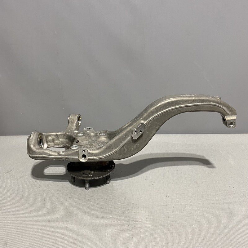 GX73-3K186-CB JAGUAR XE KNUCKLE LEFT FRONT WITH HUB GX73-3K186-CB OEM 2016 2017 2018
