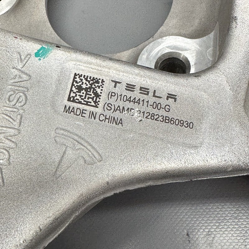 1044411-00-G TESLA MODEL 3 KNUCKLE LEFT REAR 2017 2018 2019 2020 2021 2022 OEM 1044411-00-G