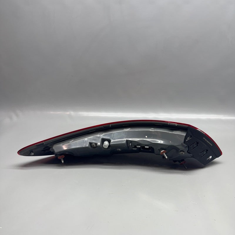 MERCEDES BENZ E400 E53 TAIL LIGHT RIGHT PASSENGER 2019-2021 2022 2023 
