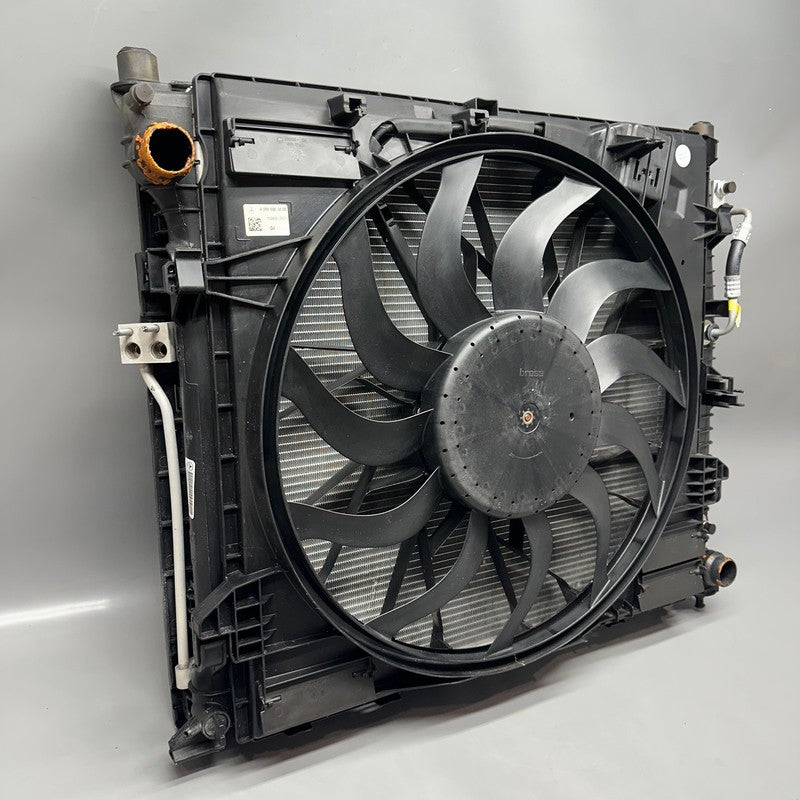 A0999064000 MERCEDES BENZ GL450 GL550 COOLING RADIATOR 2013-2015 2016 2017 2018 2019 OEM