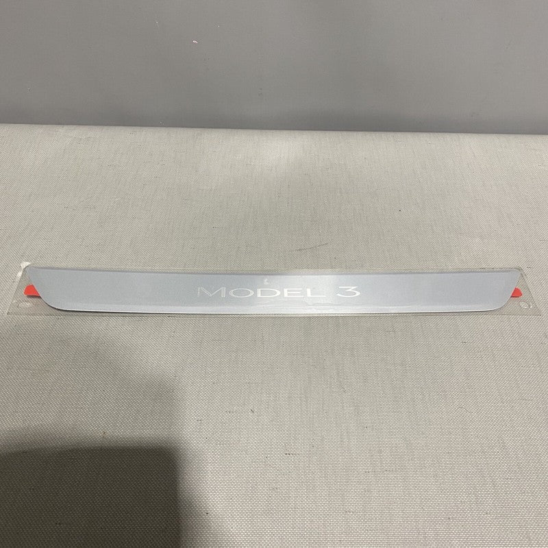 1090844-00-C TESLA MODEL 3 SILL PLATE FRONT DOOR 1090844-00-C OEM 2017 2018 2019 2020