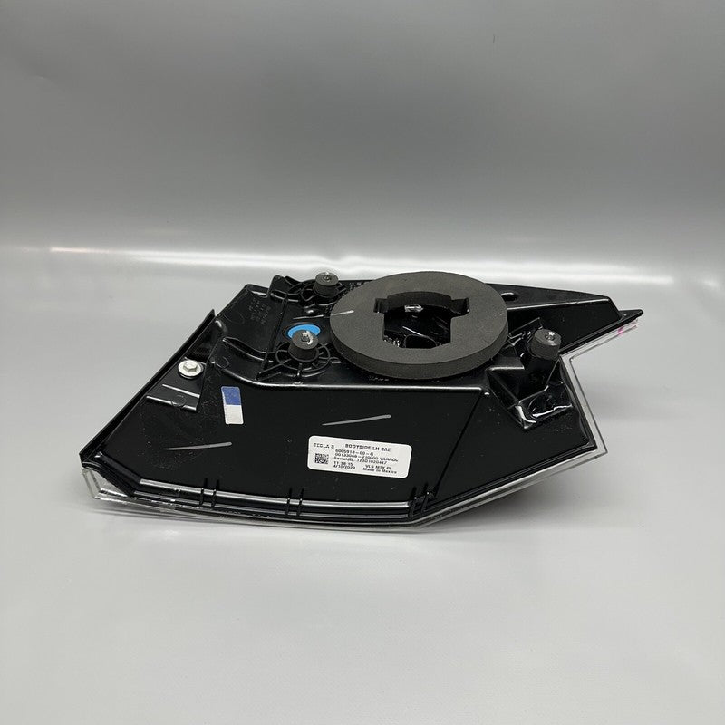 1077398-00-H TESLA MODEL S TAIL LIGHT LEFT 2016 2017 2018 2019 2020 2021 6005918-00-G DAMAGED