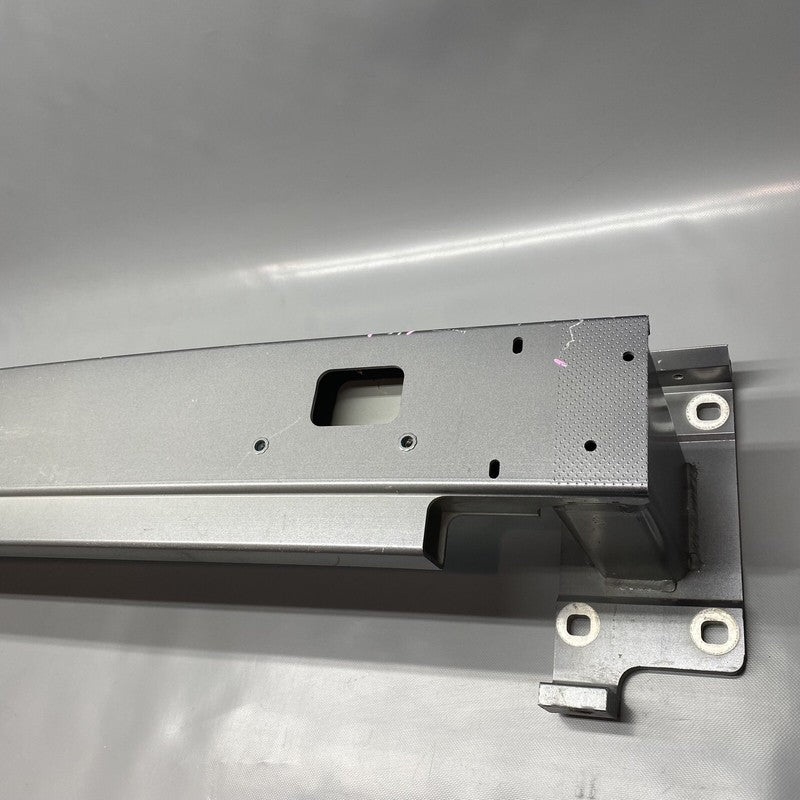 L8B2-10005 LAND ROVER DEFENDER REINFORCEMENT FRONT 95B945119 2020 2021 2022 2023 OEM 