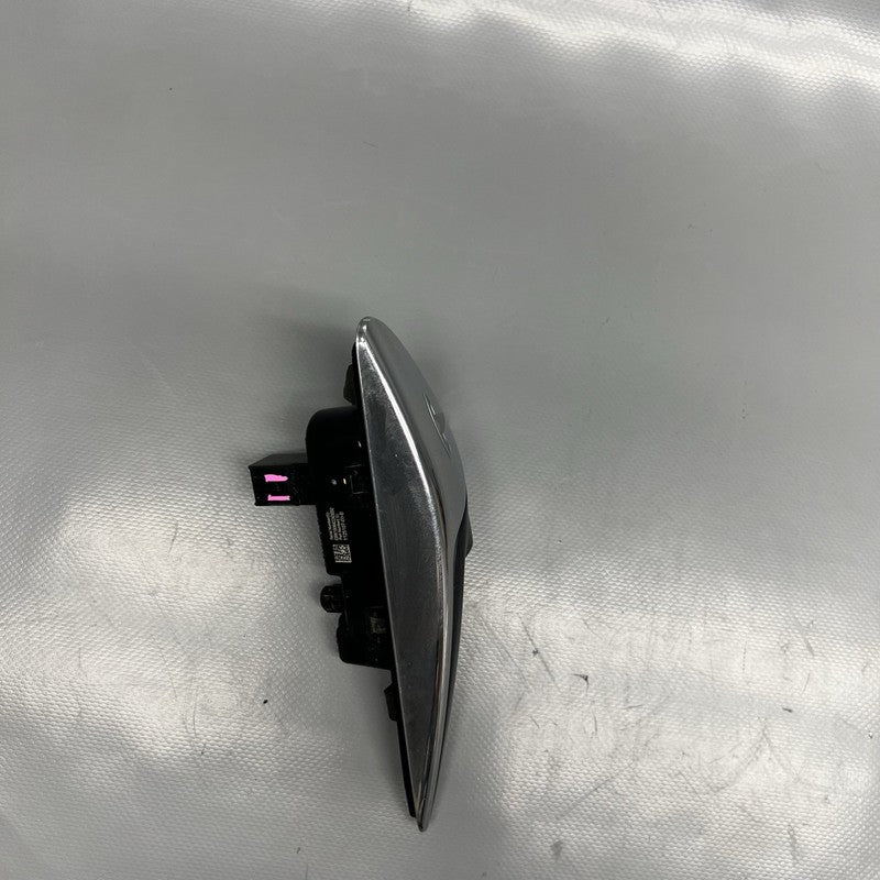 1125107-00-B TESLA MODEL 3 FENDER CAMERA MARKER RIGHT 2017 2018 2019 2020 2021 1125107-00-B