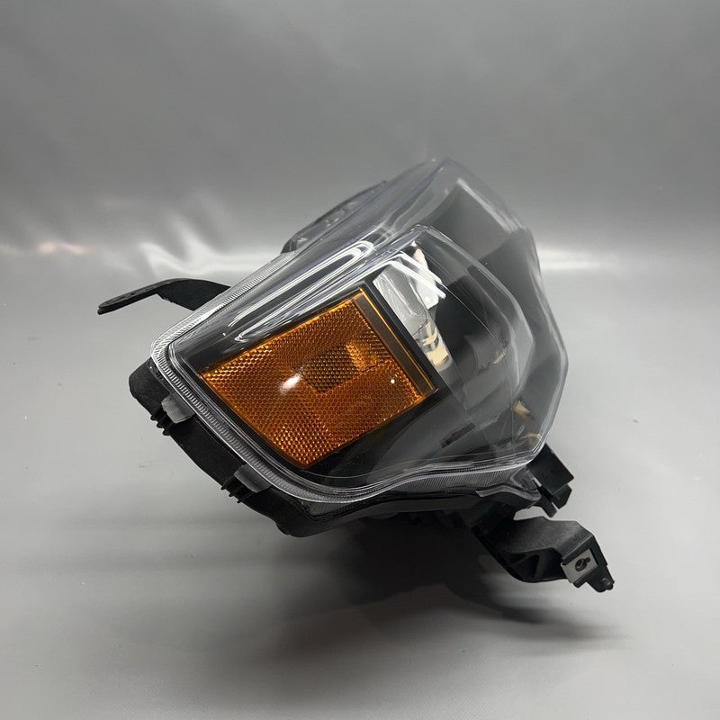 4 RUNNER TOYOTA 4 RUNNER HEADLIGHT RIGHT PASSENGER 2015 2016 2017 2018 2019 2020 HALOGEN