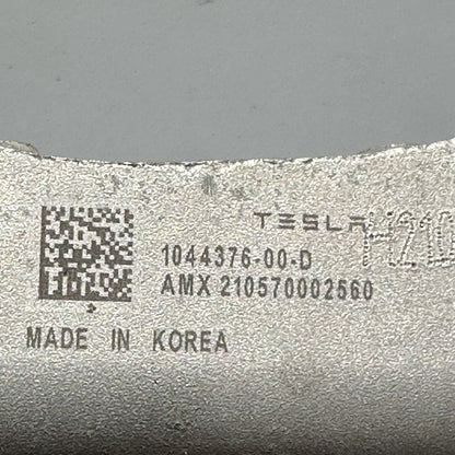 1044376-00-D TESLA MODEL Y FUCA MOUNT RIGHT FRONT 2020 2021 2022 2023 1044376-00-D