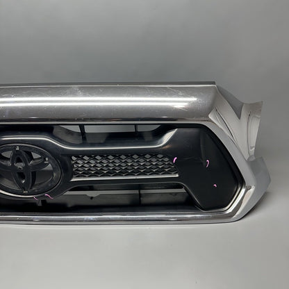 53100-04470 TOYOTA TACOMA GRILLE 2012 2013 2014 2015 OEM 53100-04470 DAMAGED
