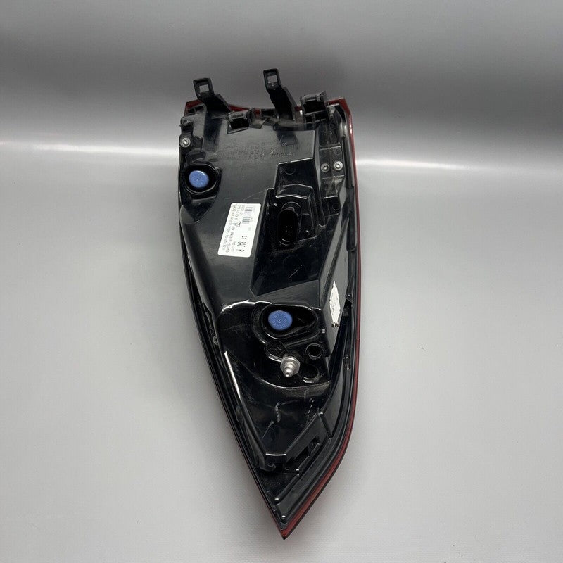 7P5945208R PORSCHE CAYENNE TAIL LIGHT RIGHT PASSENGER 2015 2016 2017 LED OEM 7P5945208R