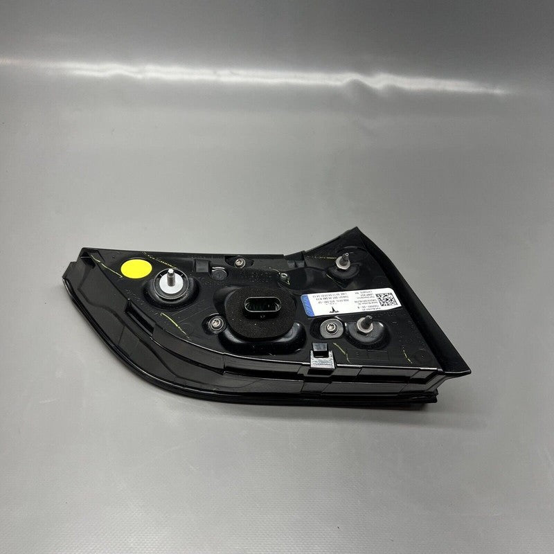 TESLA MODEL Y TAIL LIGHT TRUNK RIGHT PASSENGER 2020 21 22 23 2024 1502