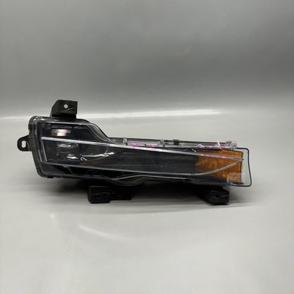 1077392-00-F TESLA MODEL 3 FOG LIGHT RIGHT SIDE 1077392-00-F 2017 2018 2019 2020 OEM