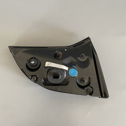 1077402-00-E TESLA MODEL 3 INNER TAIL LIGHT RIGHT SIDE 1077402-00-E 2017 2018 2019 2020 OEM
