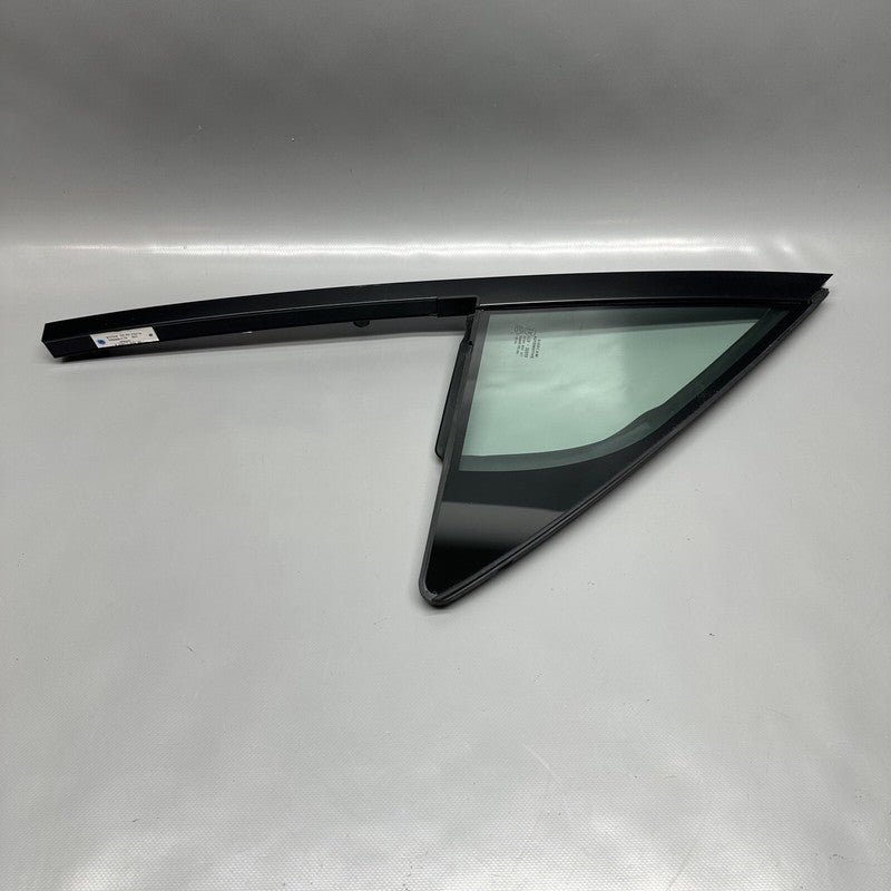 9Y0845114J PORSCHE CAYENNE QUARTER GLASS RIGHT FRONT 2019 2020 2021 OEM 9Y0845114J