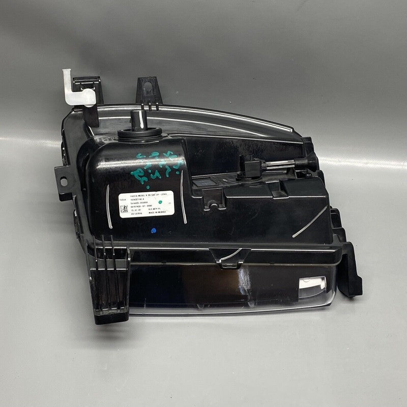 1034327-00-C TESLA MODEL X FOG LIGHT RIGHT PASSENGER 2016 2017 2018 2019 2020 1034327-00-C