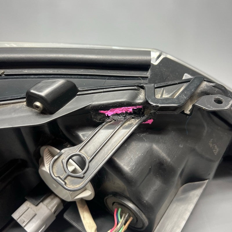 TOYOTA CAMRY HEADLIGHT LEFT DRIVER 2018 2019 2020 3 STRIPE DRL