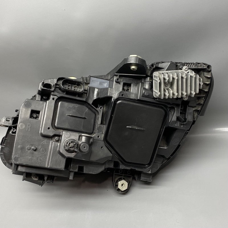 MERCEDES BENZ C300 HEADLIGHT C400 RIGHT PASSENGER 2015 2016 2017 XENON