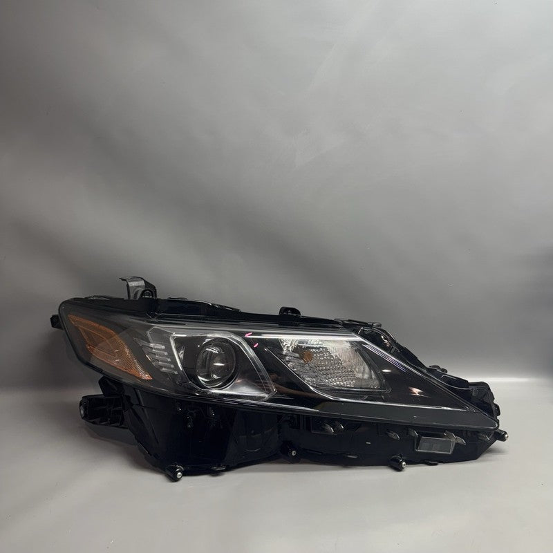 TOYOTA CAMRY HEADLIGHT RIGHT PASSENGER 2018 2019 2020 OEM 