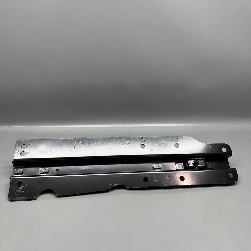 1086166-00-i TESLA MODEL X 2ND ROW 5 SEATER BRACKET 2021 2022 2023 2024 OEM 1086166-00-i