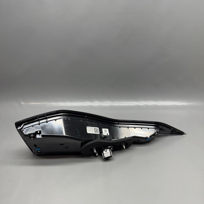 LAND ROVER DISCOVERY 5 TAIL LIGHT RIGHT PASSENGER 2021 2022 2023 2024 