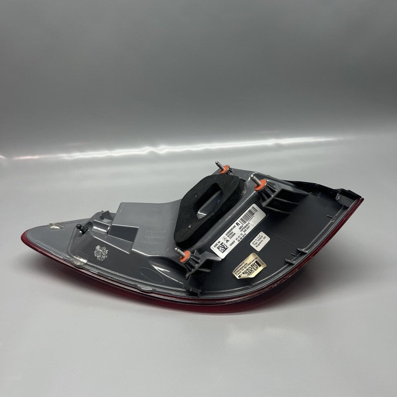 MERCEDES BENZ C300 WAGON TAIL LIGHT RIGHT PASSENGER C43 2015 2016 2017