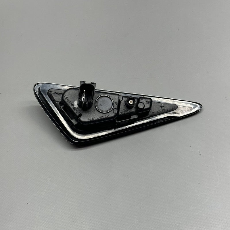 1495865-20-D TESLA MODEL 3 FENDER CAMERA MARKER RIGHT 2017 2018 2019 2020 OEM 1495865-20-D