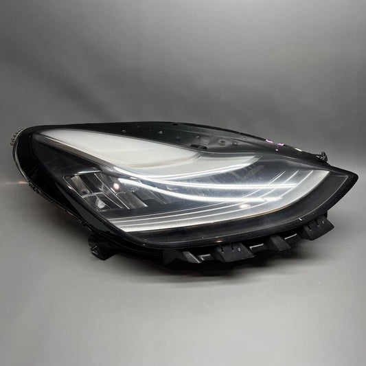 1077372-00-K TESLA MODEL 3,Y HEADLIGHT RIGHT PASSENGER 2017 18 19 2020 LED OEM 1077372-00-K